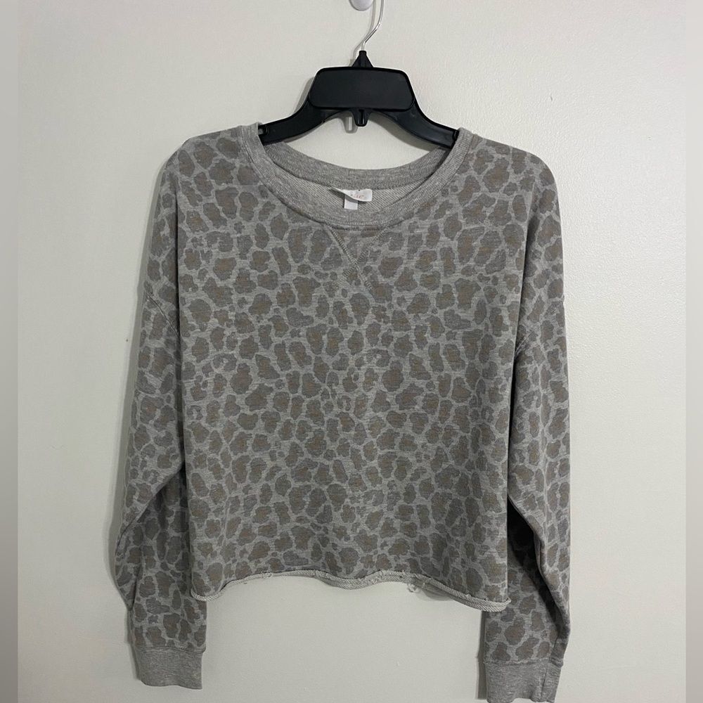 Gray Leopard Print Cropped Long Sleeve Lightweight Sweatshirt  Size XLarge